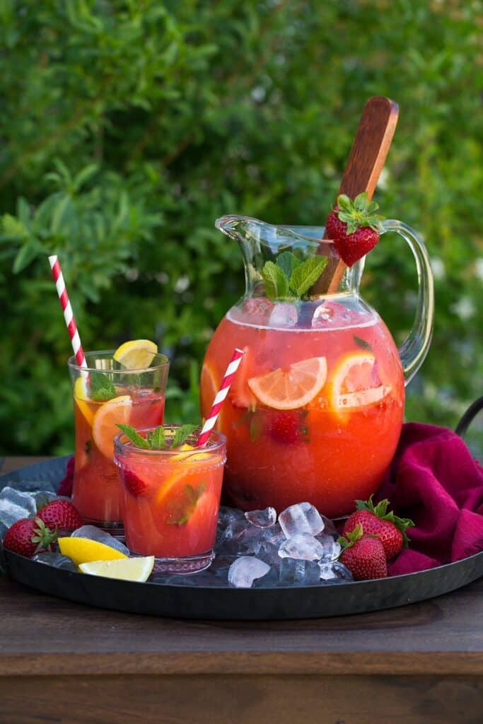 strawberry lemonade cocktail
